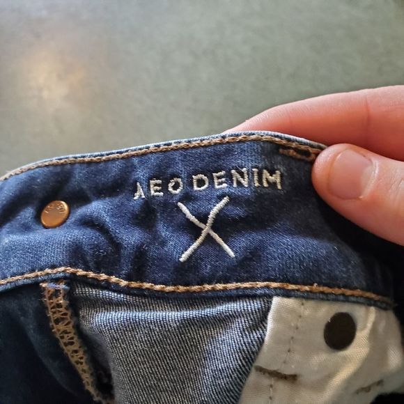 American Eagle super stretch aeo denim distressed stitched shorts sz 8 - Picture 5 of 5